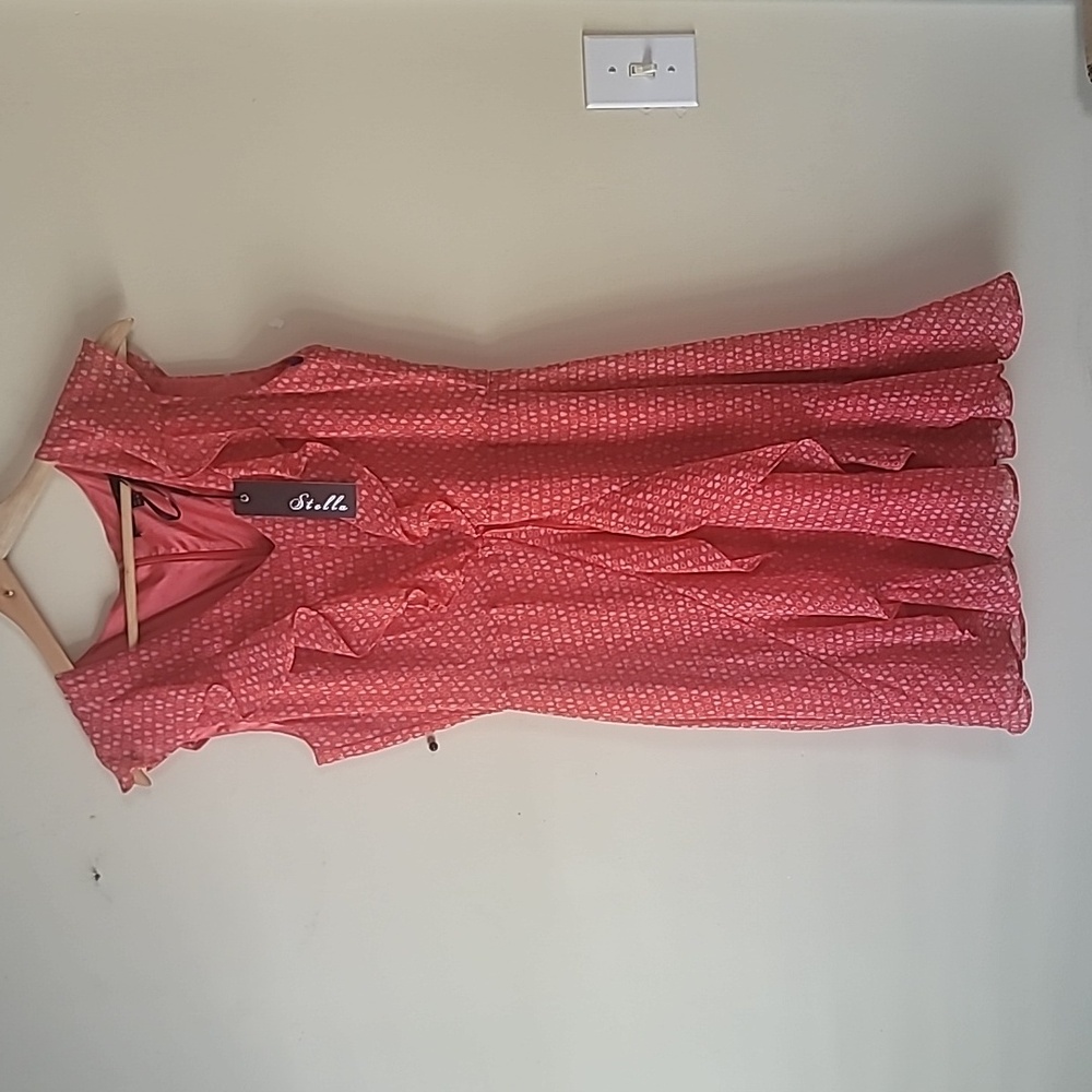 Ruffle Dress V-neck back Zip Closure SZ M